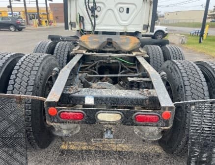 2021 Freightliner Cascadia — photo 6