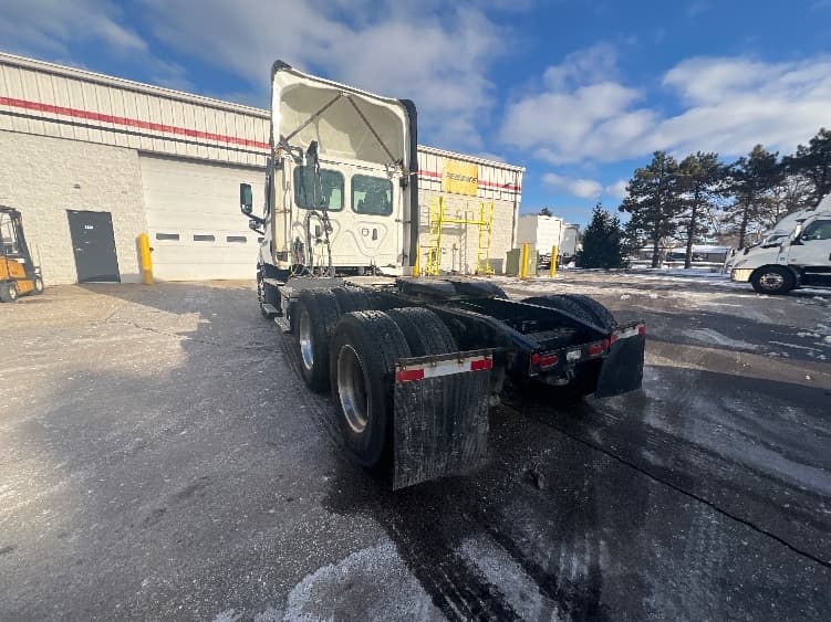 2021 Freightliner Cascadia — photo 5