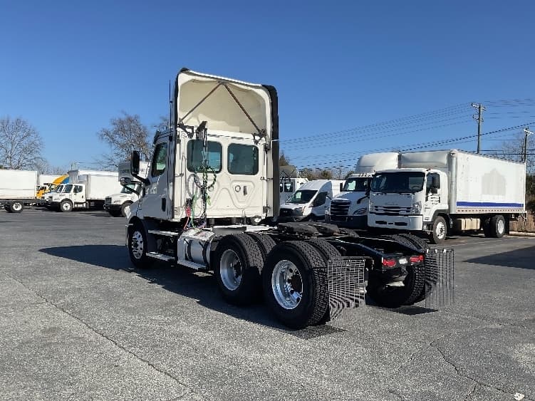 2021 Freightliner Cascadia — photo 5