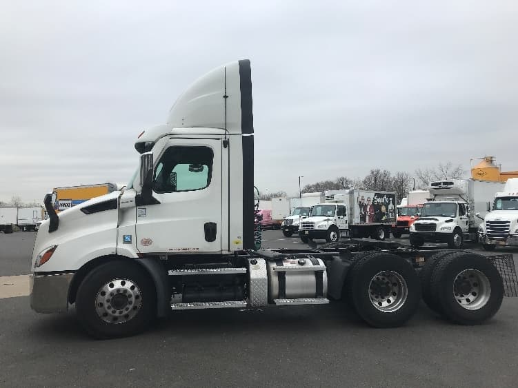 2021 Freightliner Cascadia — photo 4