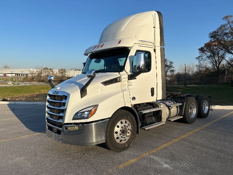 2021 Freightliner Cascadia — photo 3
