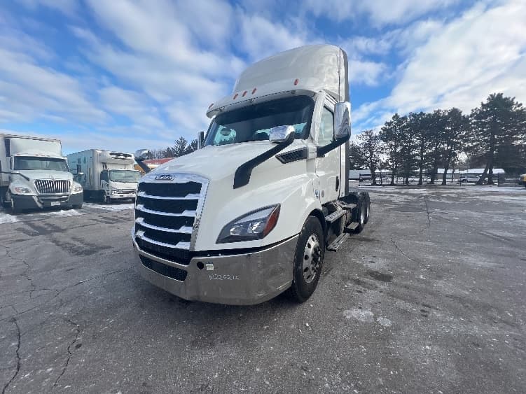 2021 Freightliner Cascadia — photo 3