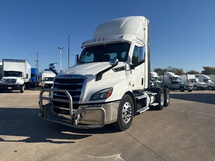 2021 Freightliner Cascadia — photo 3