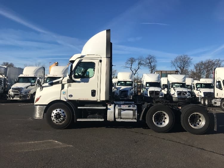 2021 Freightliner Cascadia — photo 4
