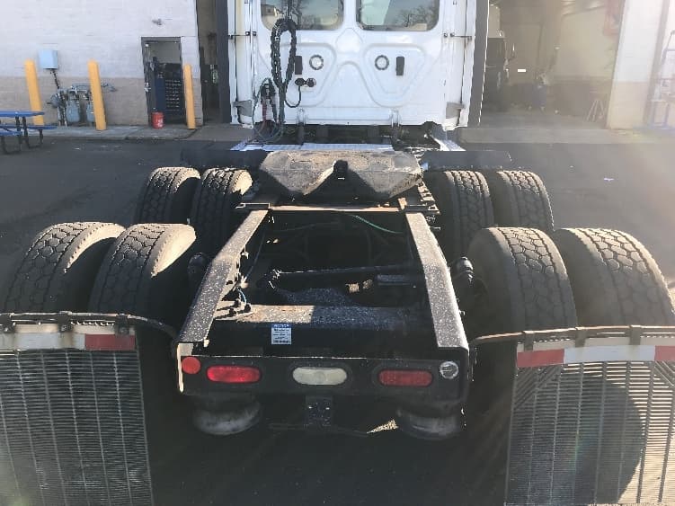 2021 Freightliner Cascadia — photo 6