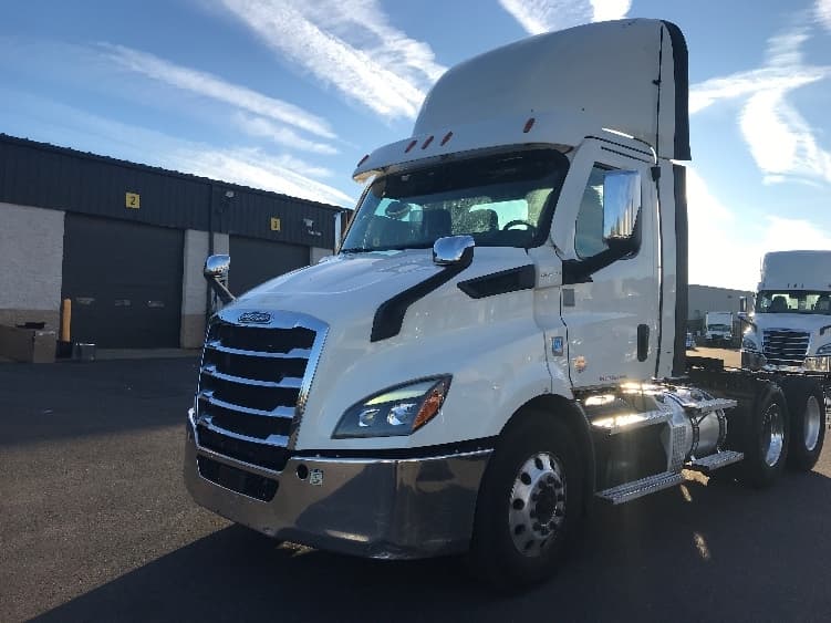 2021 Freightliner Cascadia — photo 3