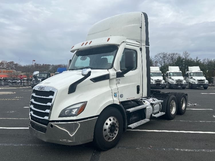 2021 Freightliner Cascadia — photo 3