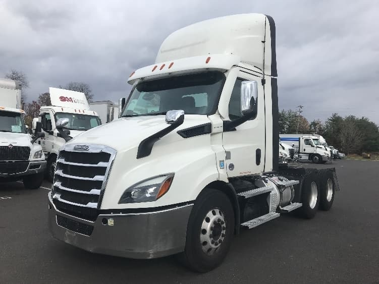 2021 Freightliner Cascadia — photo 3