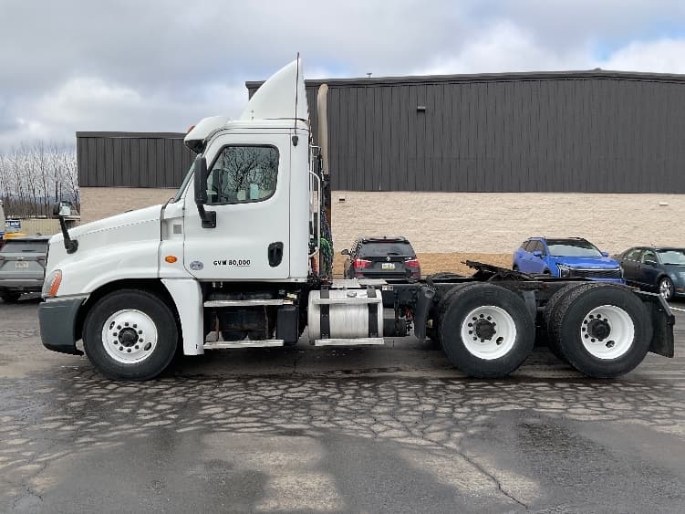 2019 Freightliner Cascadia — photo 4