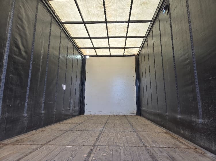 2018 Isuzu FTR — photo 8