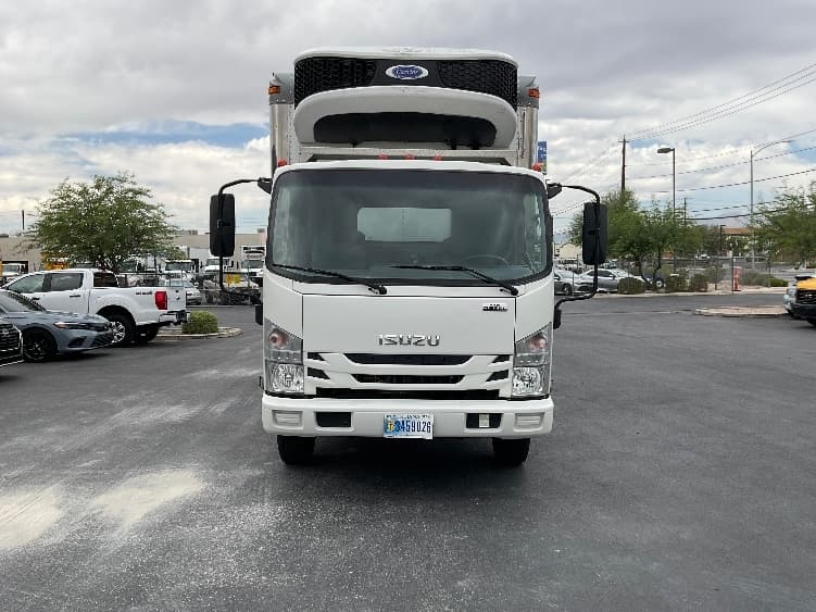2021 Isuzu NRR — photo 2