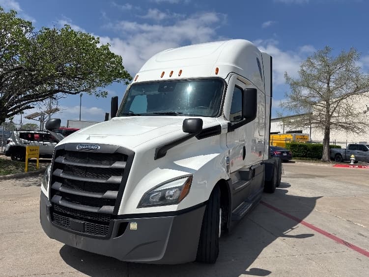 2023 Freightliner Cascadia — photo 3