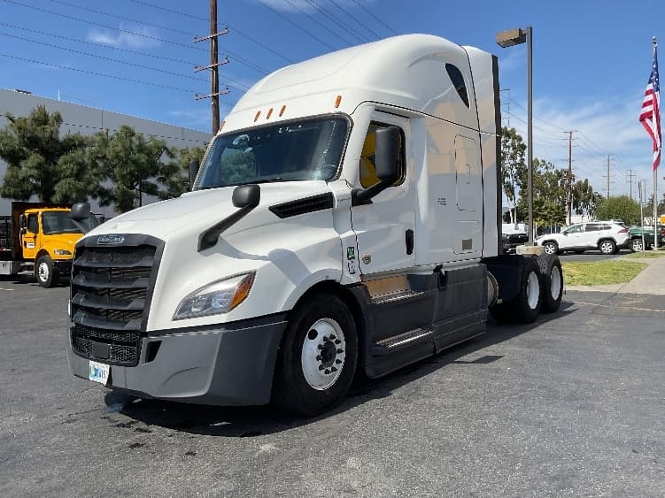 2023 Freightliner Cascadia — photo 3