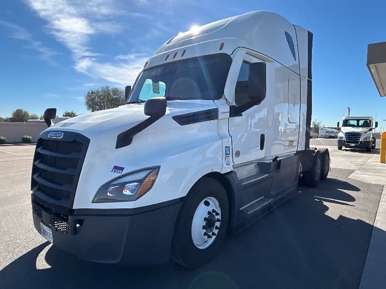 2023 Freightliner Cascadia — photo 3
