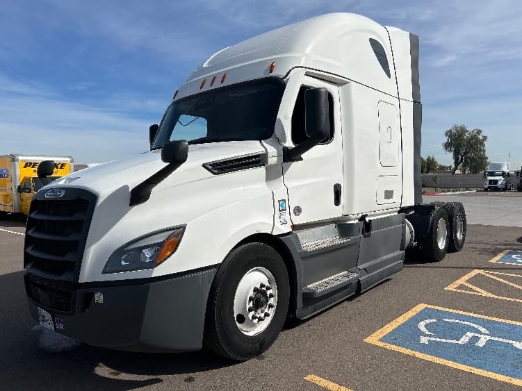 2023 Freightliner Cascadia — photo 3