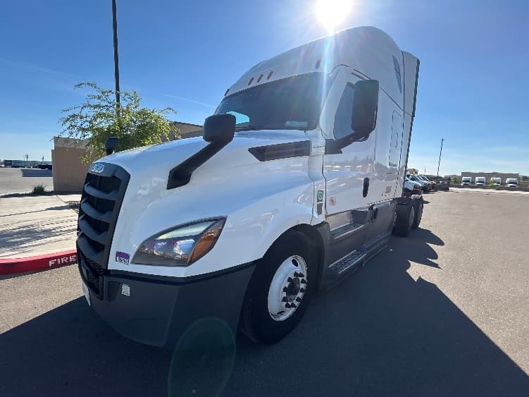 2023 Freightliner Cascadia — photo 3