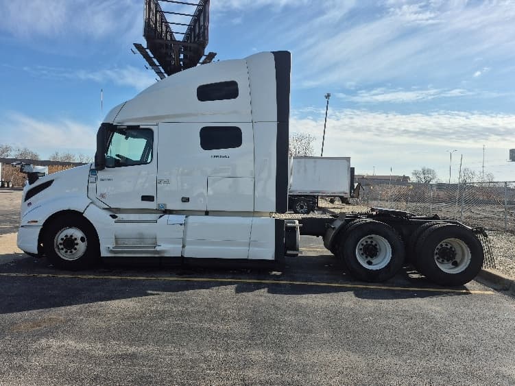 2023 Volvo VNL 760 — photo 4