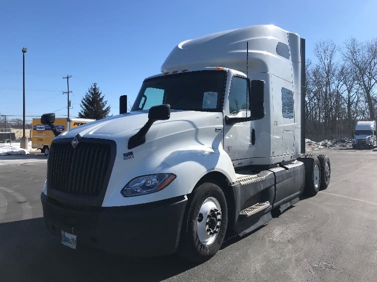 2023 International LT — photo 3