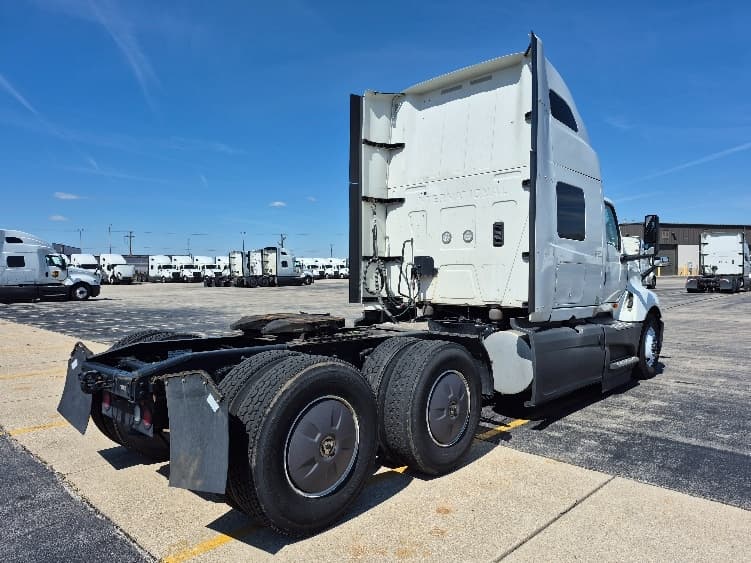 2023 International LT — photo 7