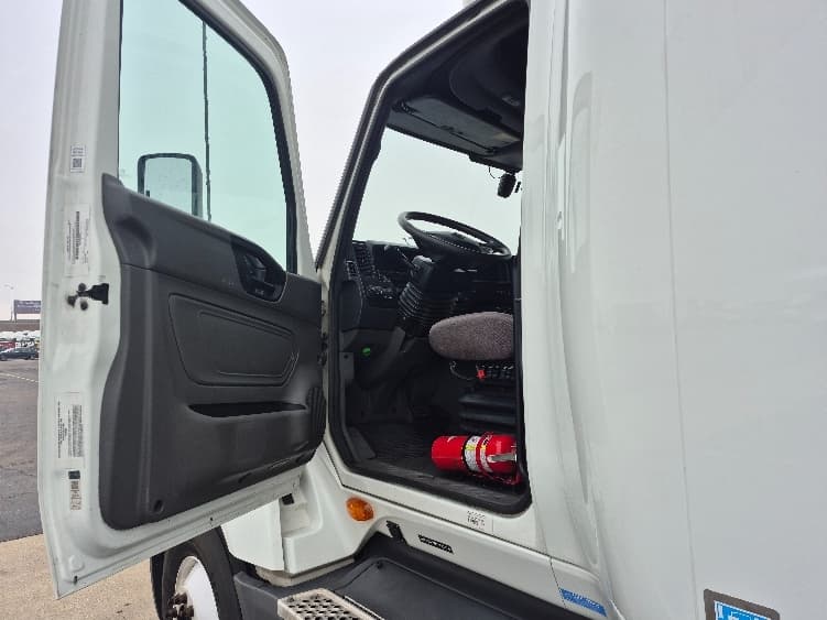 2023 International LT — photo 9