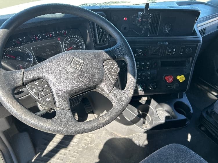 2023 International LT — photo 10