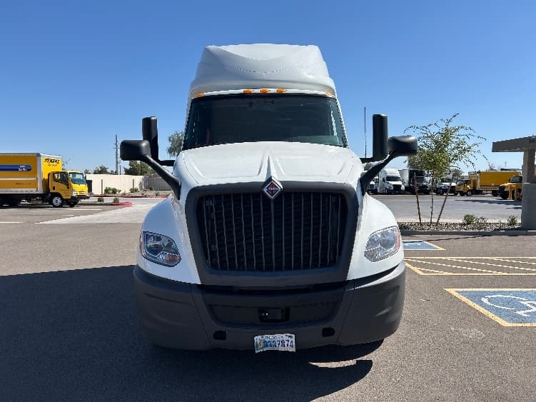 2023 International LT — photo 2