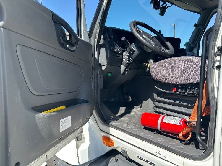 2023 International LT — photo 9