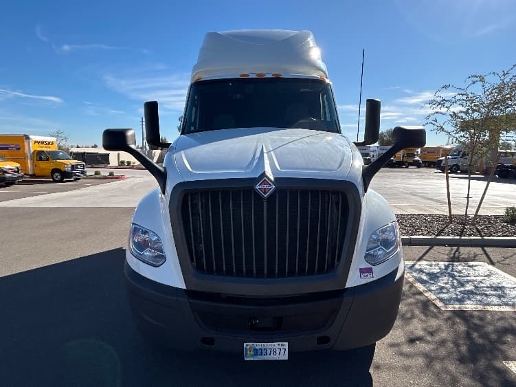 2023 International LT — photo 2