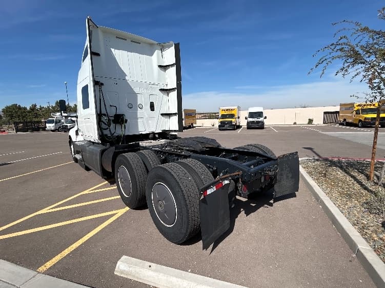 2023 International LT — photo 5