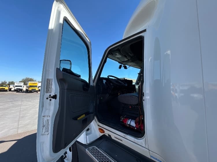 2023 International LT — photo 9