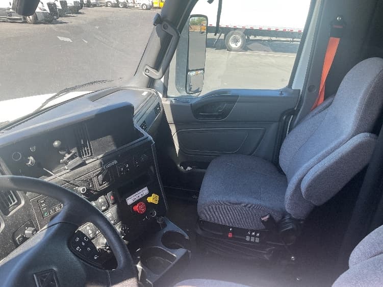 2023 International LT — photo 10