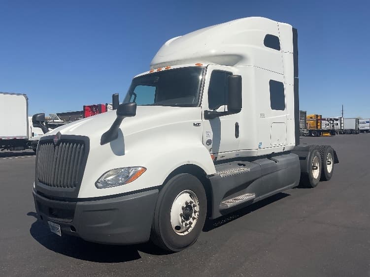 2023 International LT — photo 3