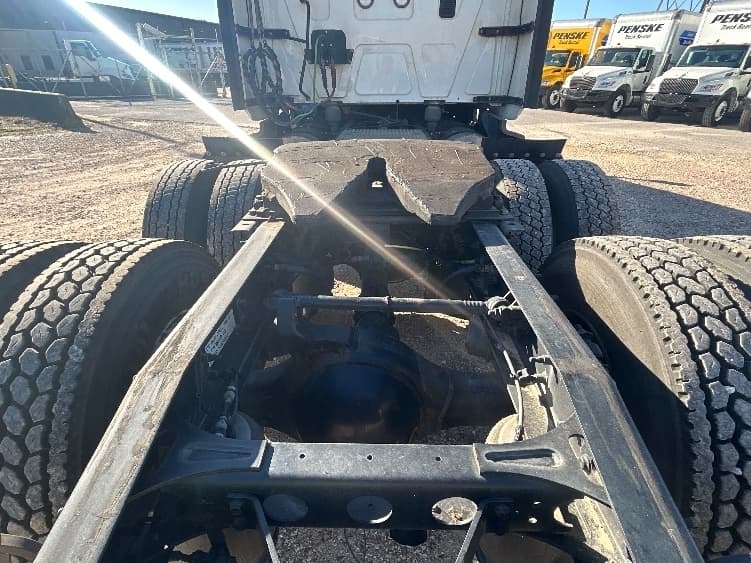 2023 International LT — photo 6