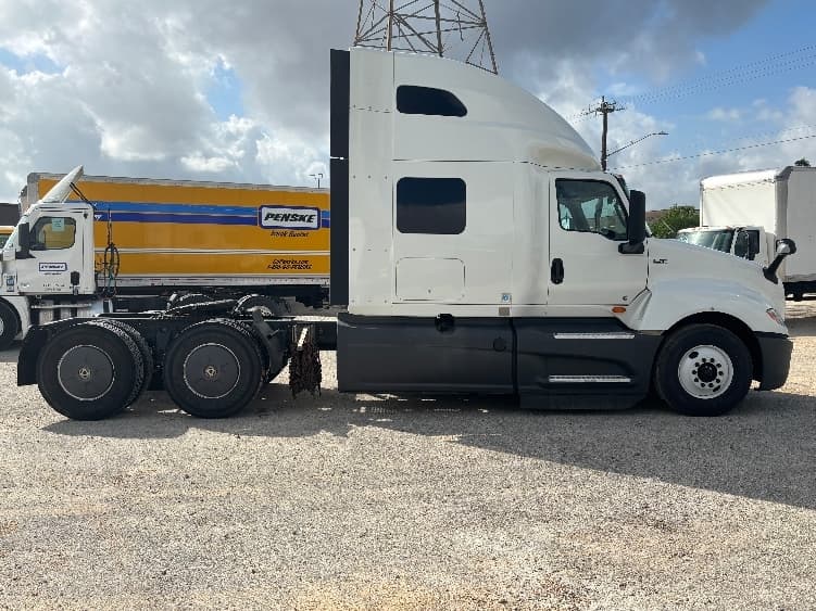 2023 International LT — photo 8