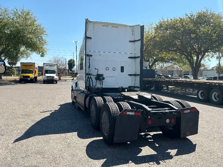 2023 International LT — photo 5