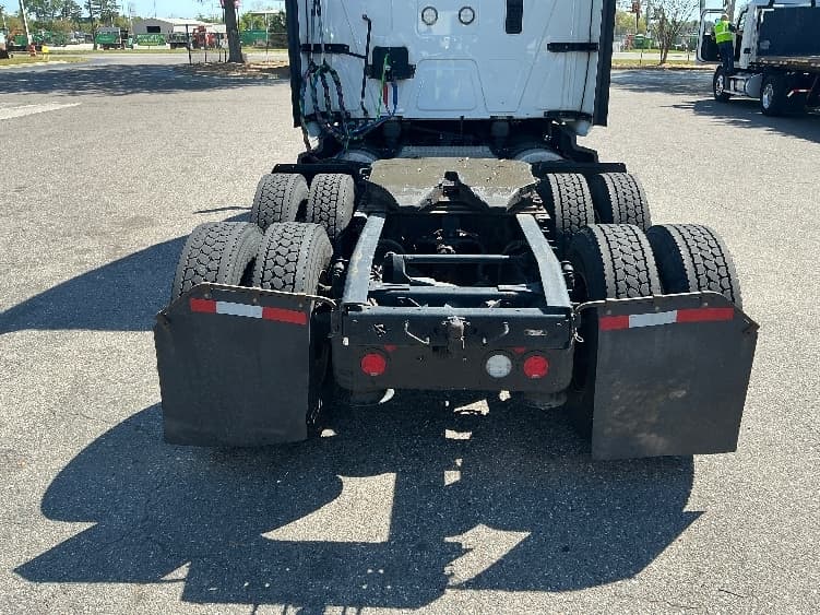 2023 International LT — photo 6