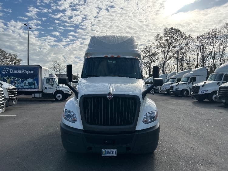 2023 International LT — photo 2