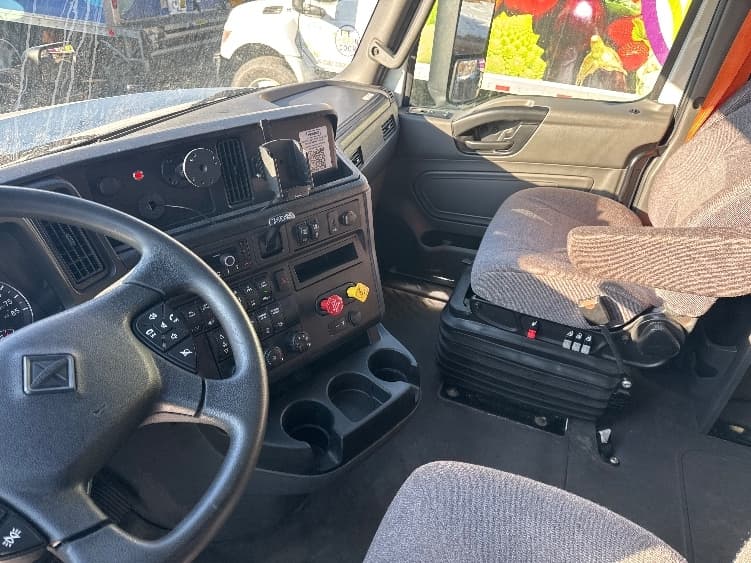 2023 International LT — photo 10
