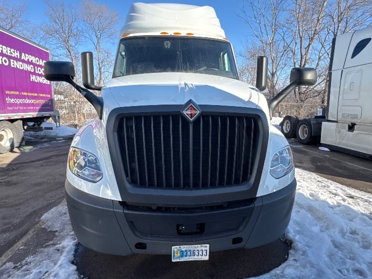 2023 International LT — photo 2