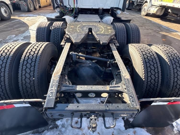 2023 International LT — photo 6