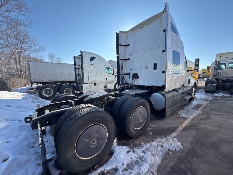 2023 International LT — photo 7