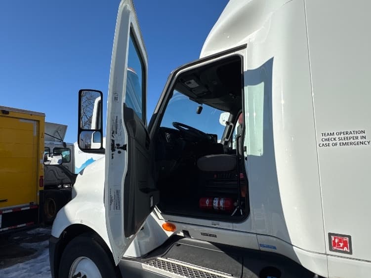 2023 International LT — photo 9