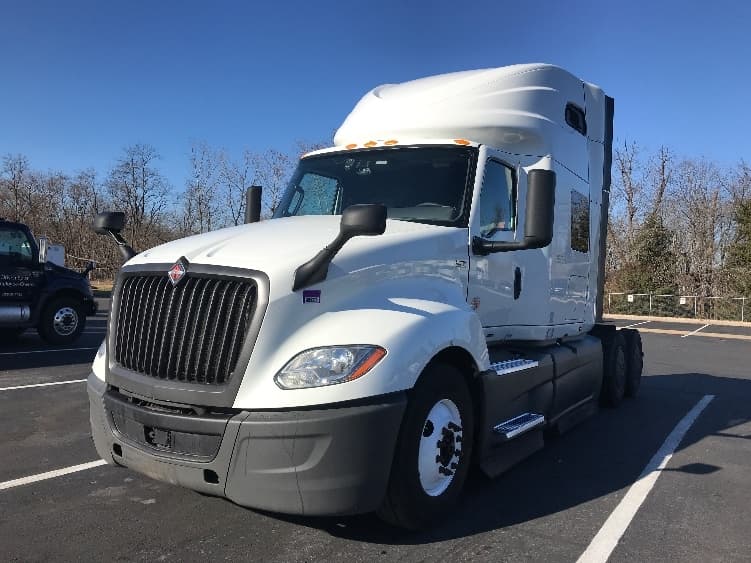 2023 International LT — photo 3