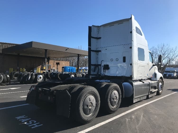 2023 International LT — photo 7