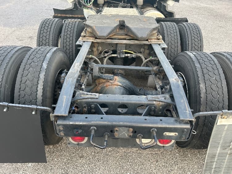 2023 International LT — photo 6