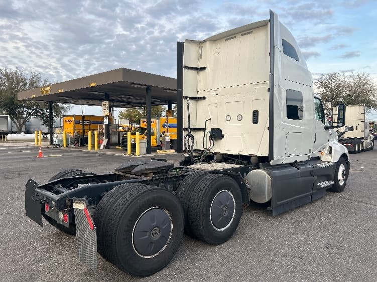 2023 International LT — photo 7