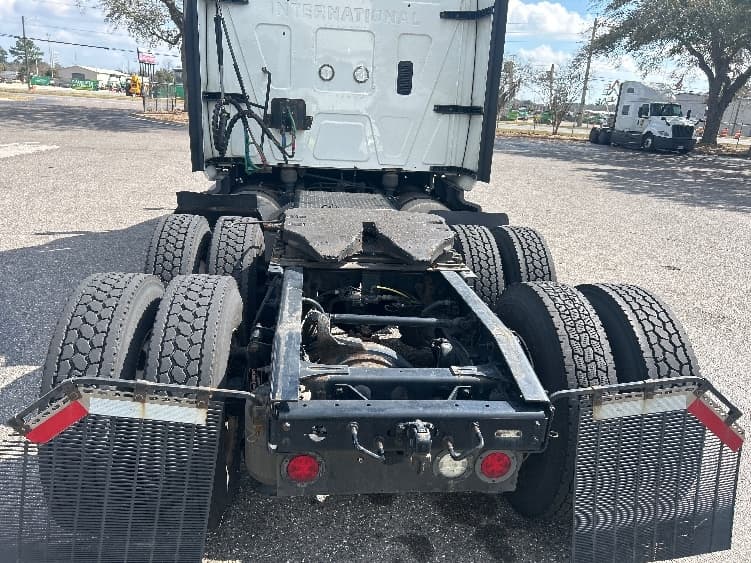 2023 International LT — photo 6