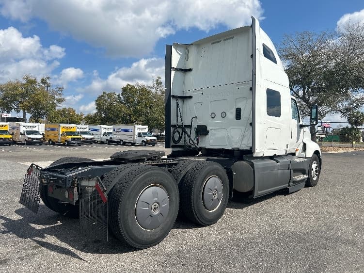 2023 International LT — photo 7