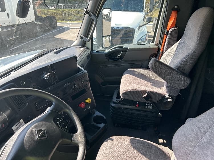 2023 International LT — photo 10