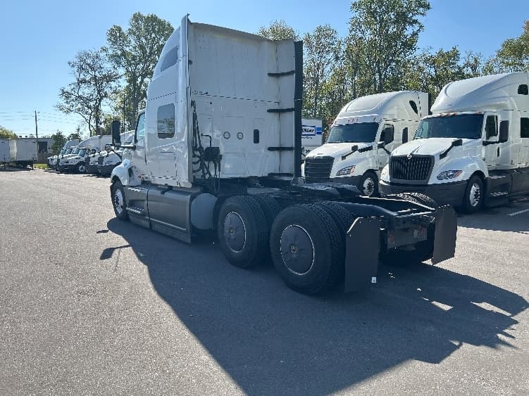 2023 International LT — photo 5